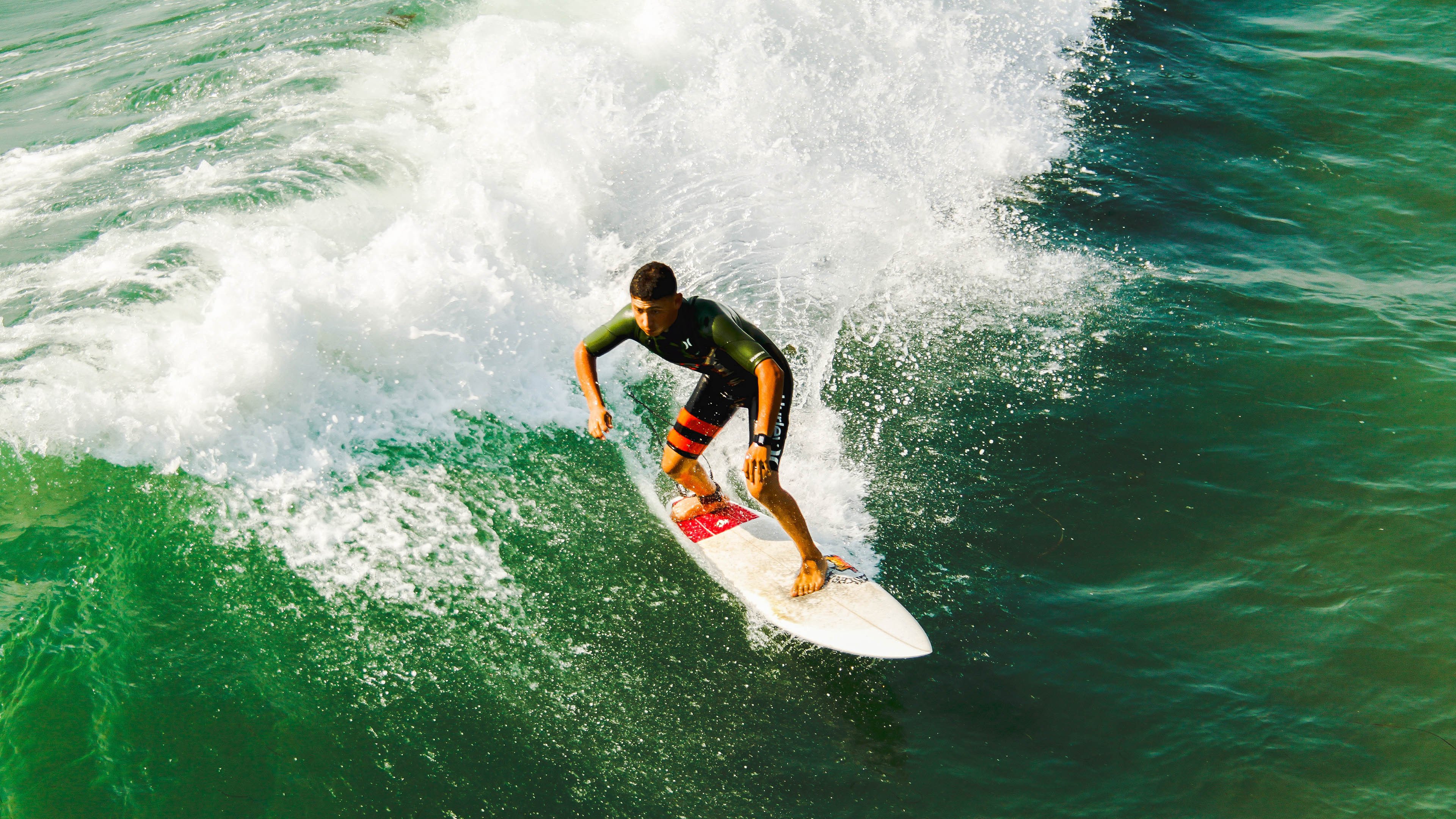 蓝桥风暴席卷北欧,库尔图瓦式门神接管在F1赛道上演终极争冠